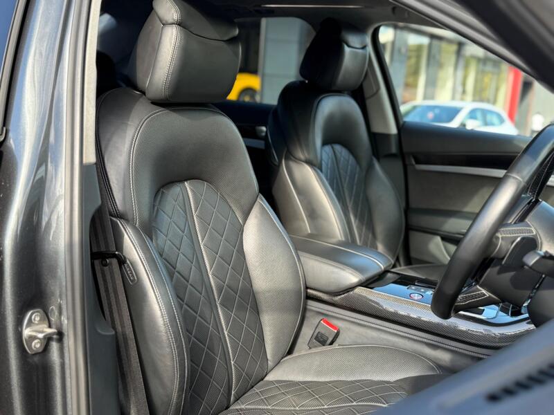 Audi S8 view 3