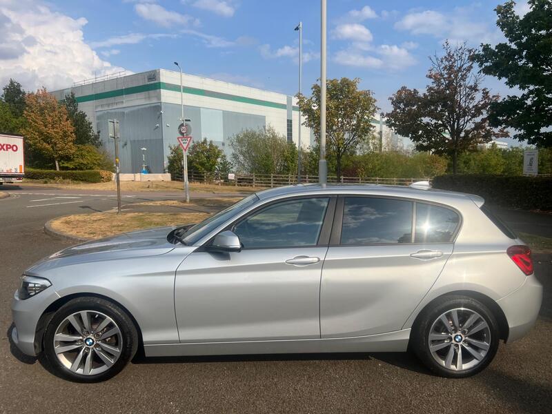 BMW 1 Series view 4