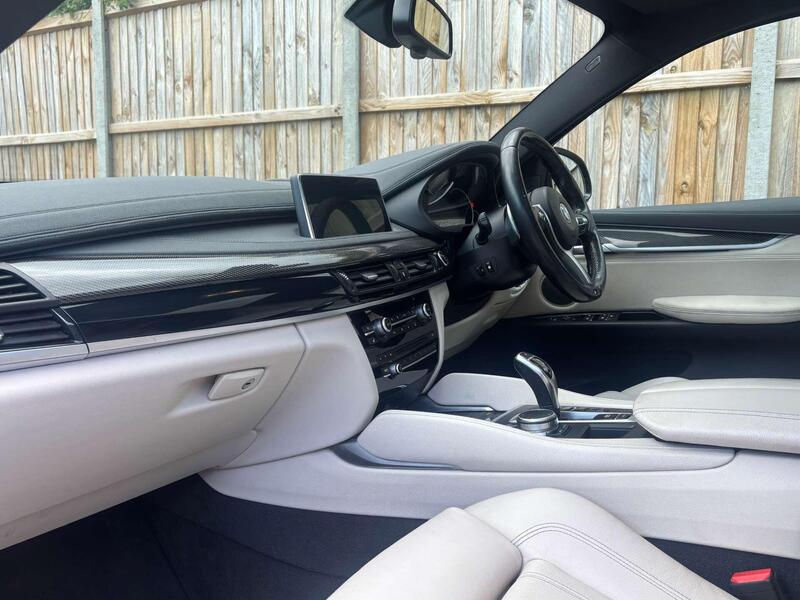 BMW X6 view 2