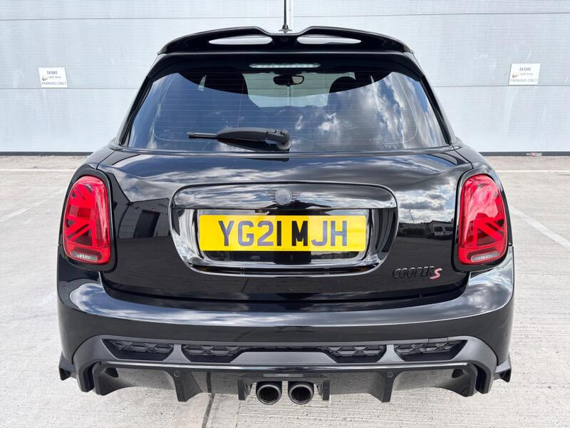 Mini Hatch view 6