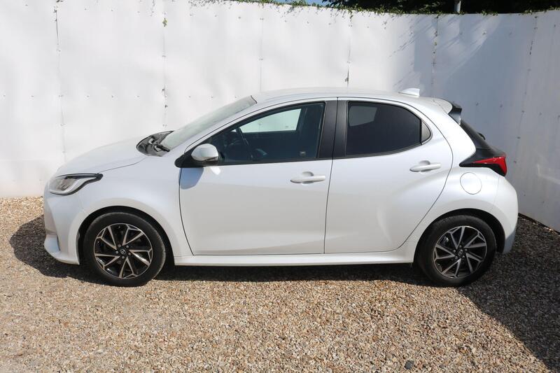 Toyota Yaris view 4