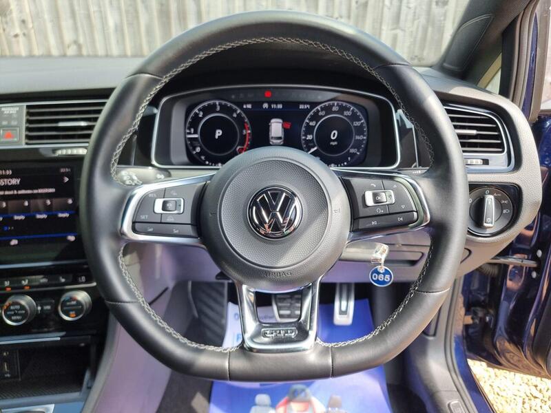 Volkswagen Golf view 6