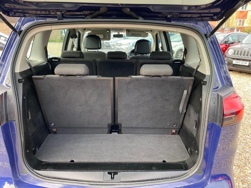 Vauxhall Zafira Tourer view 6