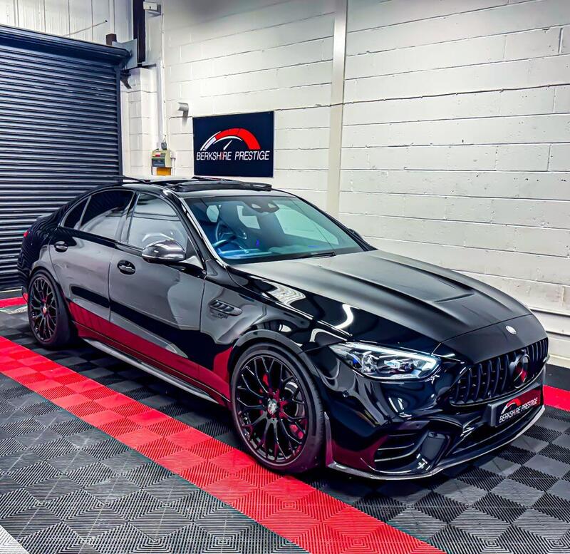 Mercedes-Benz C-Class view 4