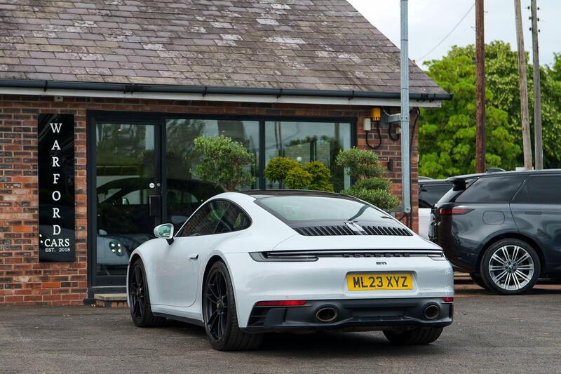 Porsche 911 view 6