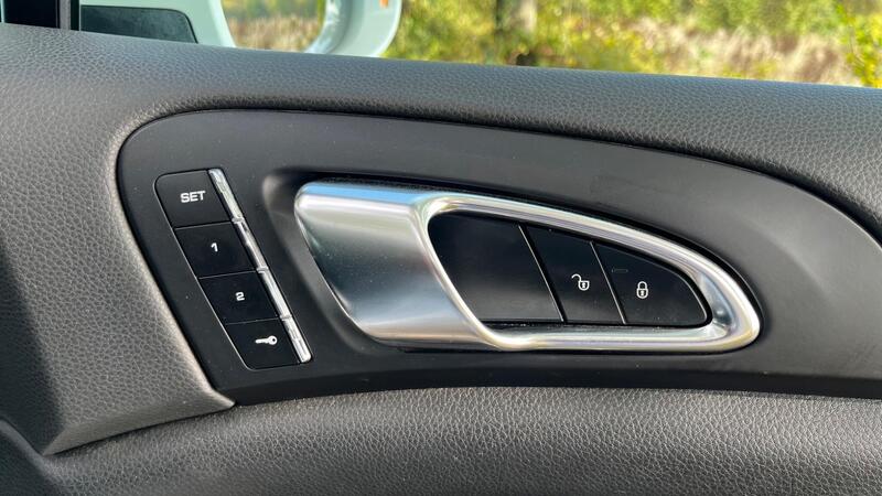 2015 Porsche Cayenne — photo 54