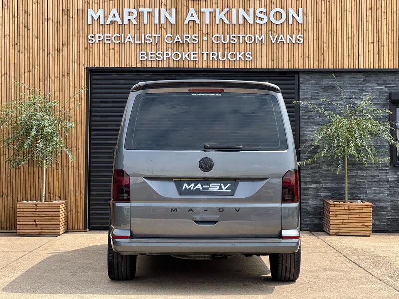 Volkswagen Transporter view 7