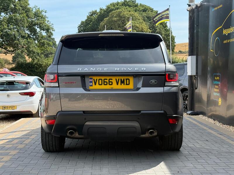 Land Rover Range Rover Sport view 4