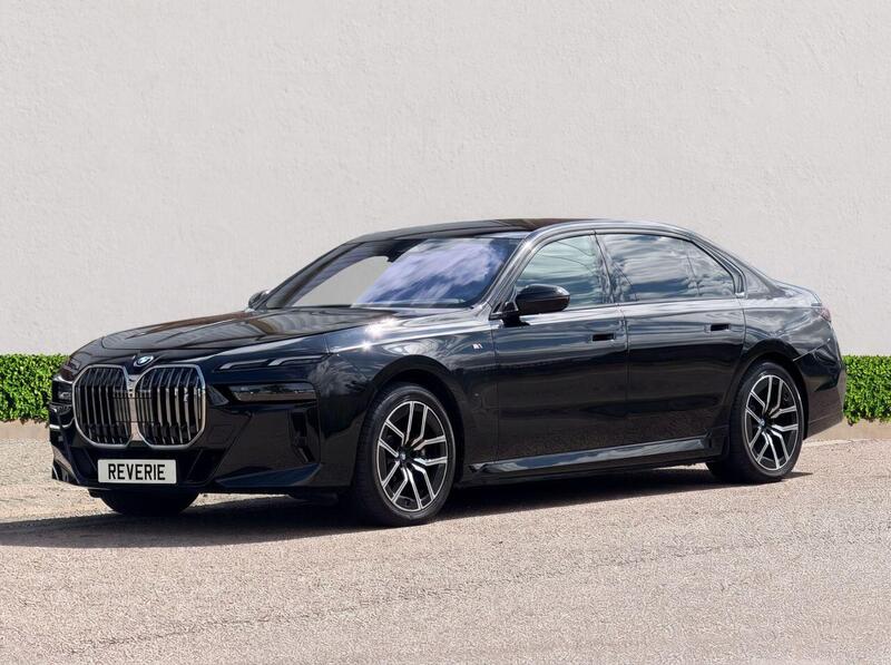 BMW I7 view 5