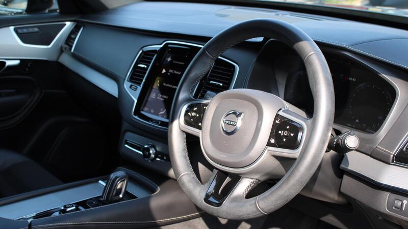 Volvo XC90 view 4