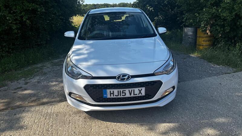 2015 Hyundai i20 — photo 2