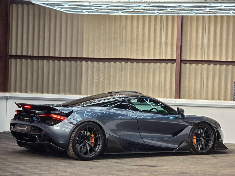 Mclaren 720s view 4