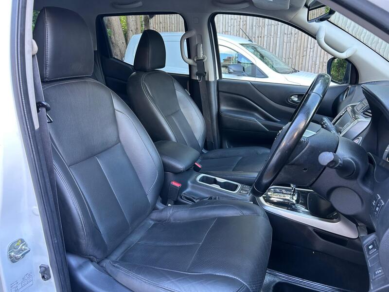 Nissan Navara view 3