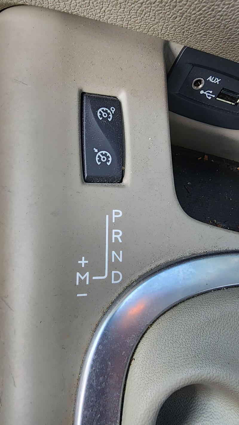 2010 Renault Scenic — photo 36