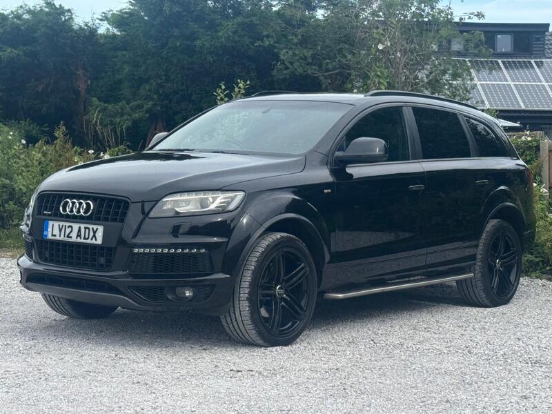 Audi Q7 view 6