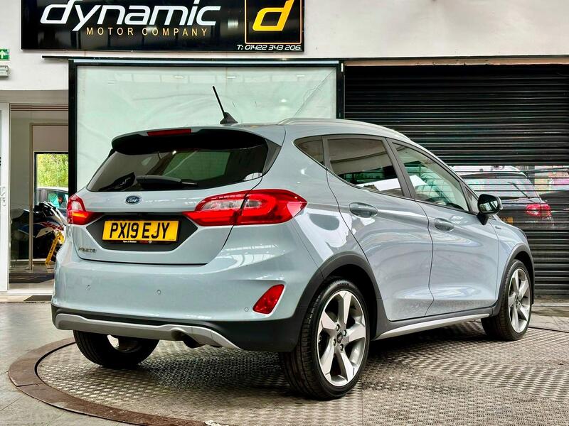 Ford Fiesta view 3
