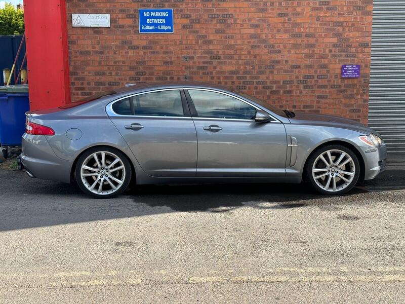 Jaguar XF view 8