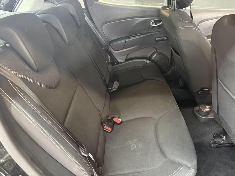 Renault Clio view 15