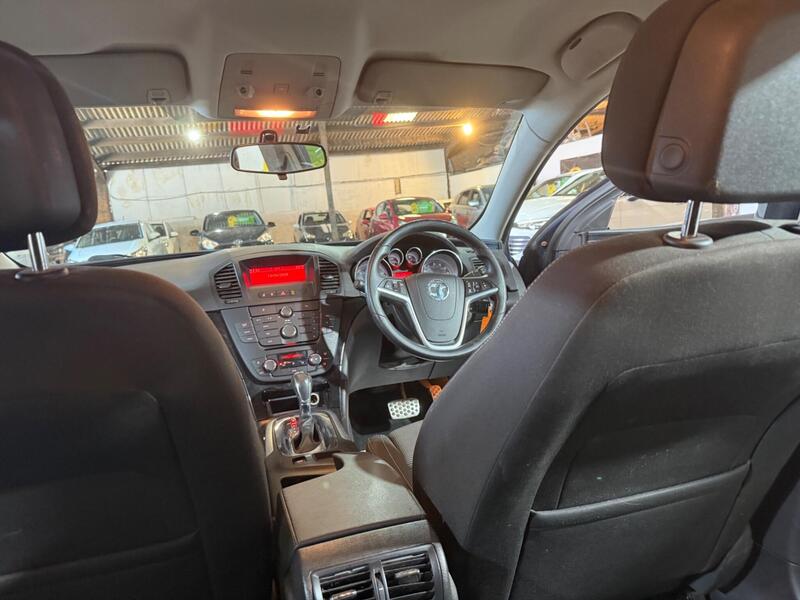 2011 Vauxhall Insignia — photo 13