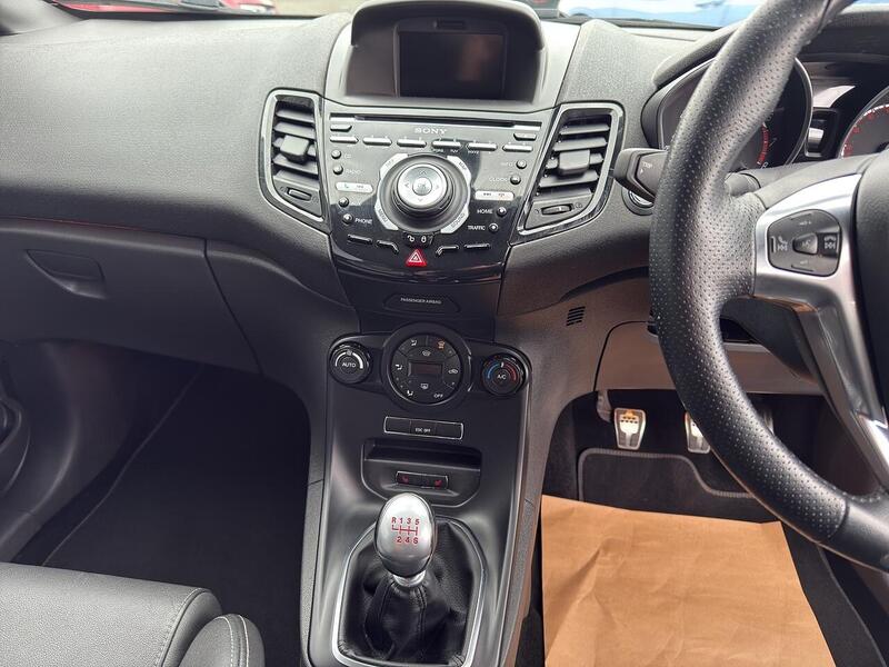 Ford Fiesta view 5