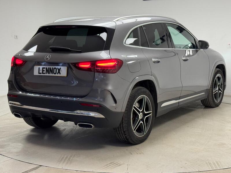 Mercedes-Benz Mercedes-Benz GLA view 6