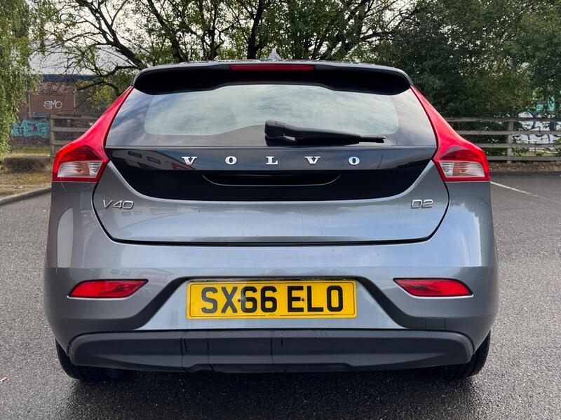 Volvo V40 view 7