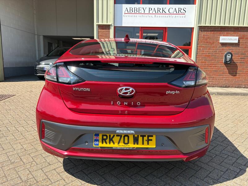 Hyundai Ioniq view 4
