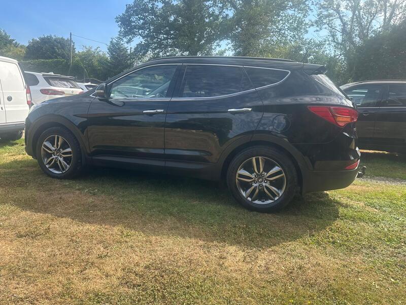 Hyundai Santa Fe view 3