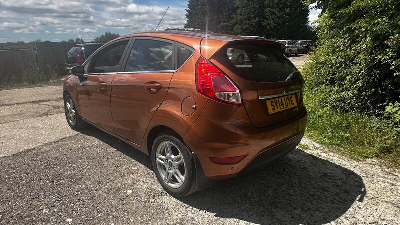 2014 Ford Fiesta — photo 4