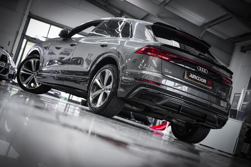 Audi Q8 view 6