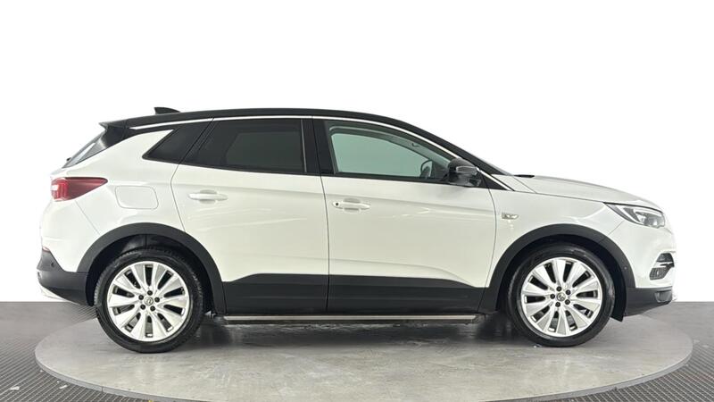 Vauxhall Grandland X view 3