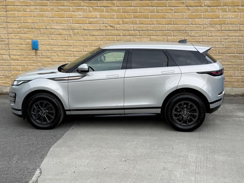 Land Rover Range Rover Evoque view 2