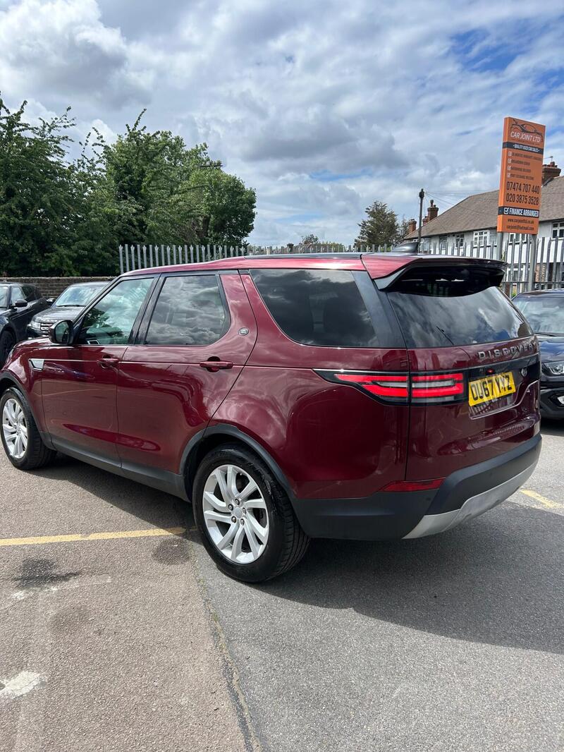 Land Rover Discovery view 4
