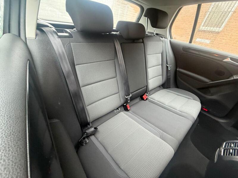 Volkswagen Golf view 3