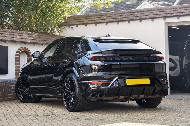 Lamborghini Urus view 4