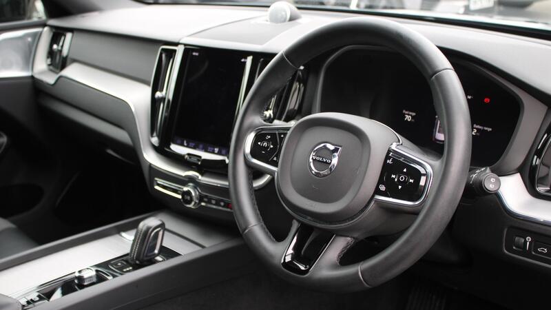 Volvo XC60 view 4