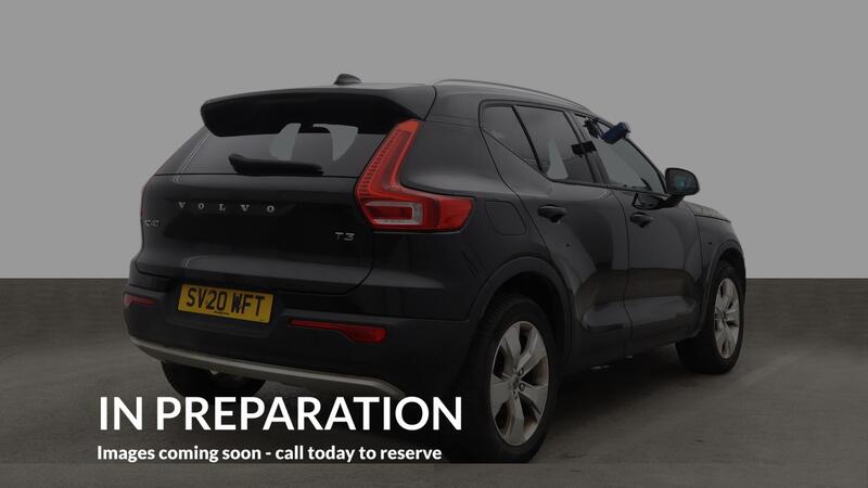 Volvo XC40 view 4