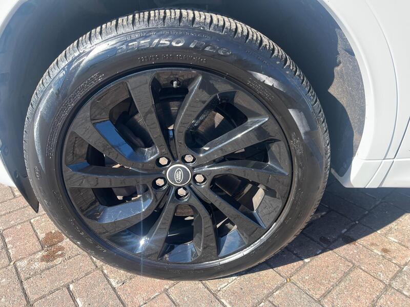 Land Rover Discovery Sport view 6