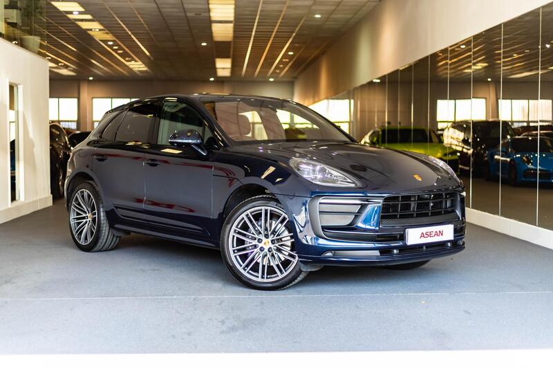 2022 Porsche Macan in Blue for sale