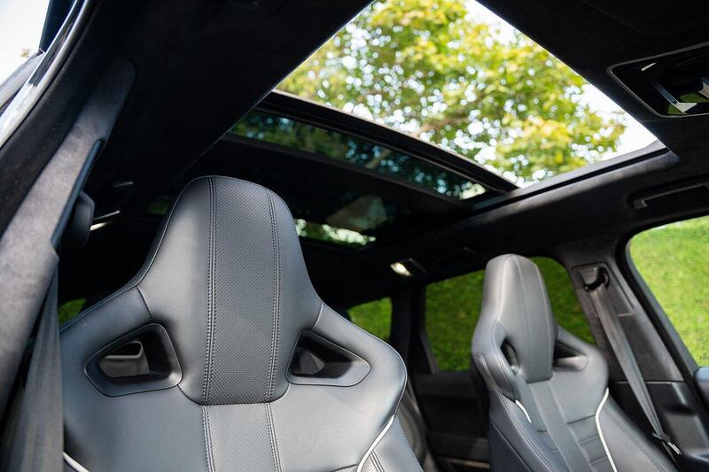 Land Rover Range Rover Sport view 3