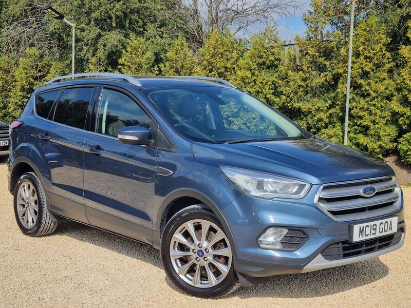 Ford Kuga view 3