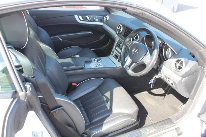 Mercedes-Benz Mercedes-Benz SL view 3