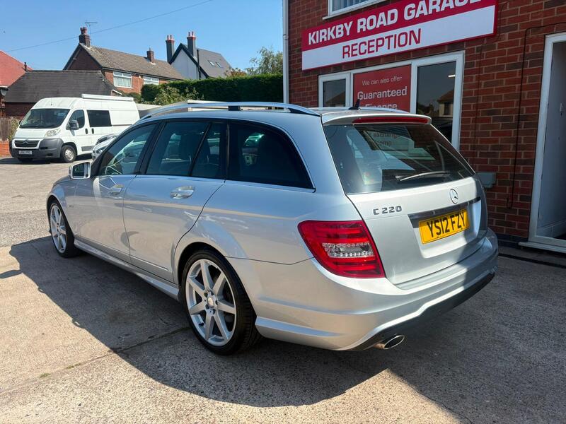 Mercedes-Benz C-Class view 3