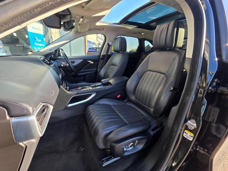 Jaguar F-Pace view 3