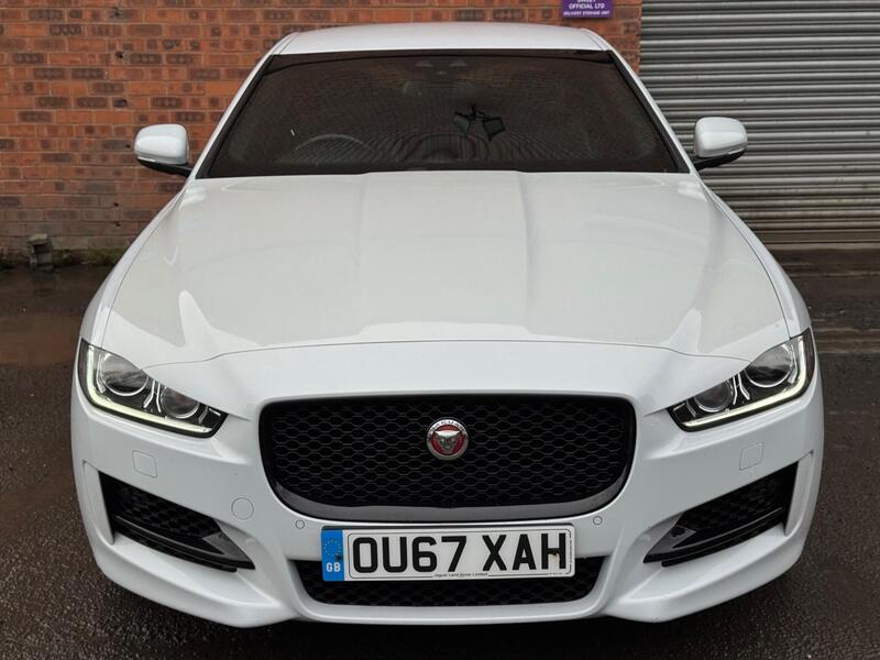Jaguar Xe view 3