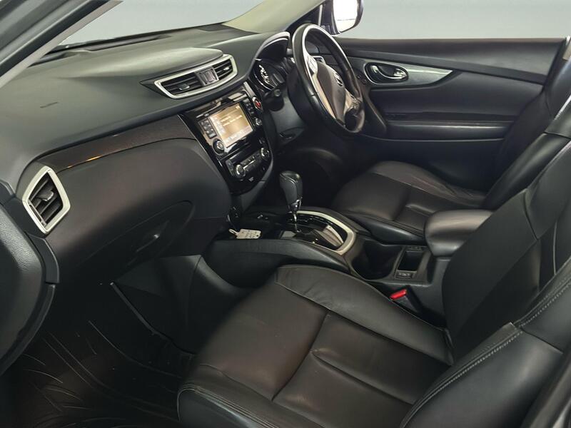 Nissan X-Trail view 5