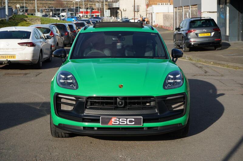 Porsche Macan view 5