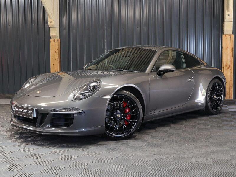 Porsche 911 view 10