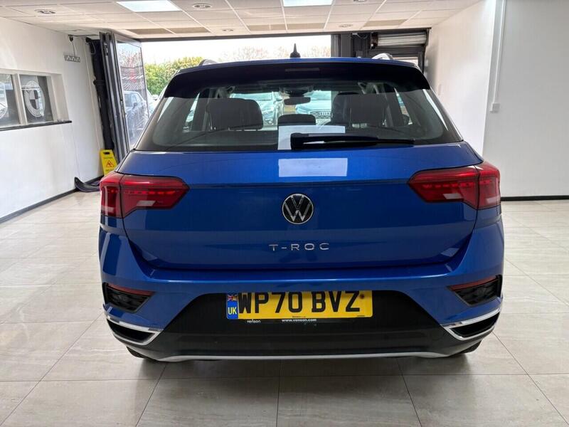 Volkswagen T-Roc view 4