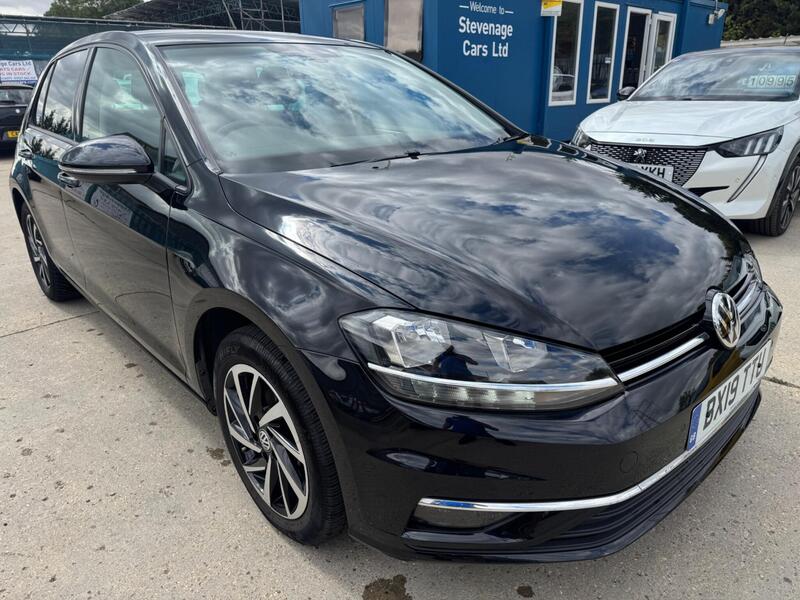 Volkswagen Golf view 4